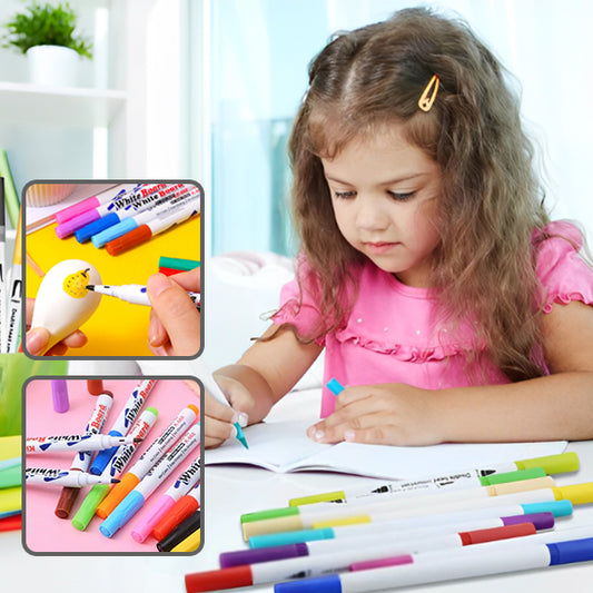 ColorsMagical™ stylo a la peinture qui flotante sur l'aeu.